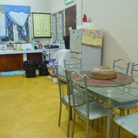 Teratak Ibunda Guest House Kota Bharu Buitenkant foto