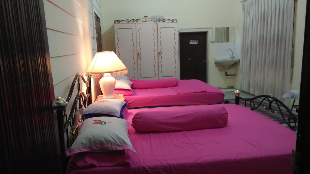 Teratak Ibunda Guest House Kota Bharu Buitenkant foto